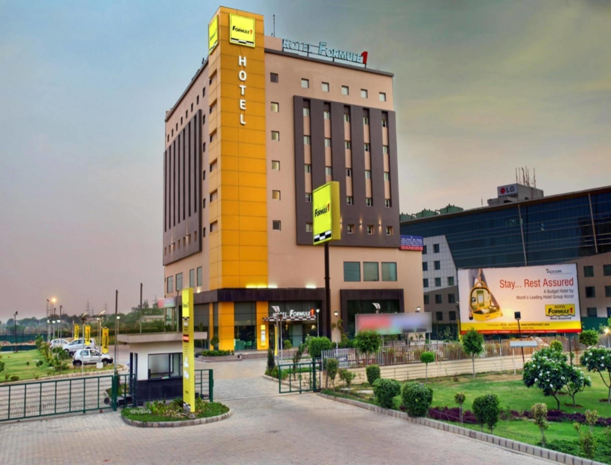 Hotel Caspia Pro Greater Noida Extérieur photo